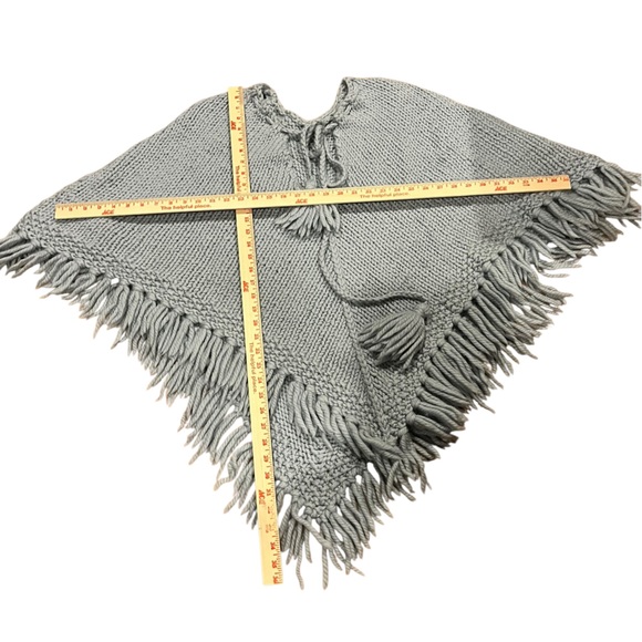 Vintage handcrafted knitted crochet poncho with tassel tie front - Picture 9 of 9